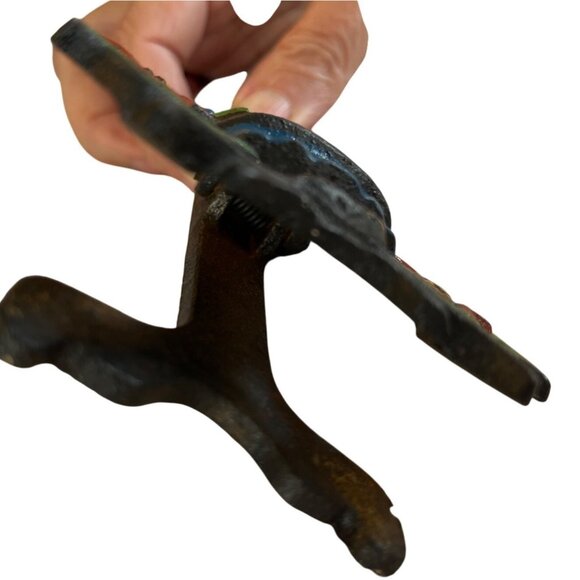 Wilton Cast Iron Amish Girl recipe holder Hand-Painted Folk Art Design 7 Inches - Picture 7 of 7